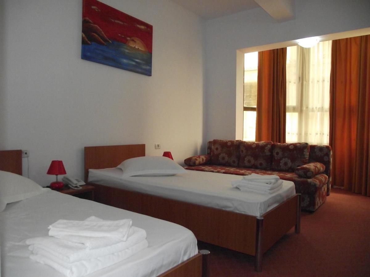 Отель Hotel Flormang Крайова-44