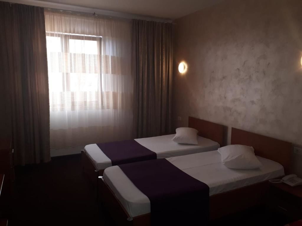 Отель Hotel Flormang Крайова-54