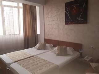 Отель Hotel Flormang Крайова Двухместный номер с 1 кроватью или 2 отдельными кроватями-25